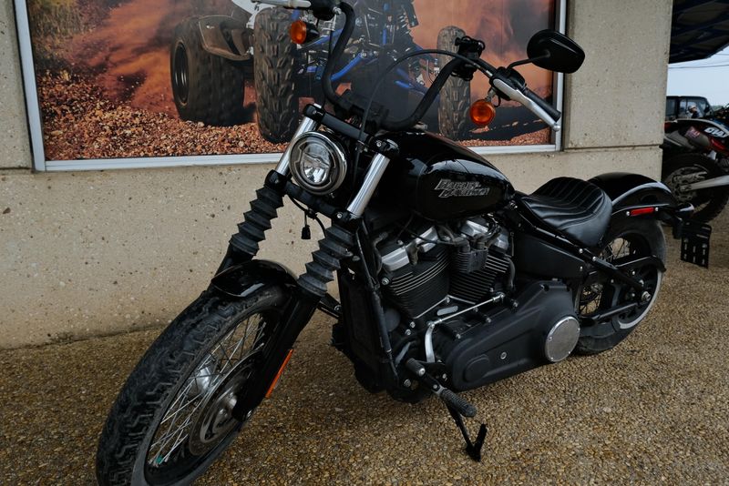 2019 HARLEY SOFTAIL STREET BOB BLACK 