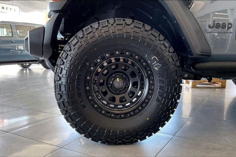 New 2026 Jeep Wrangler Sport SImage 10