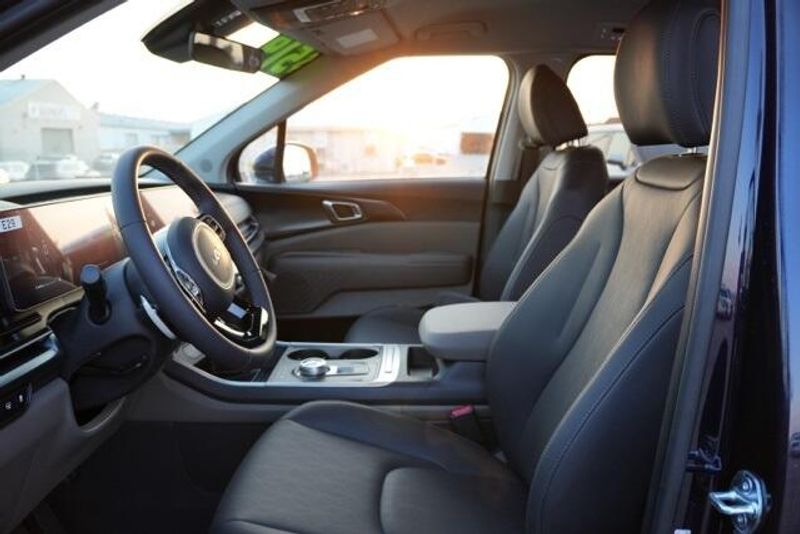 New 2026 Kia Carnival Hybrid LXSImage 10