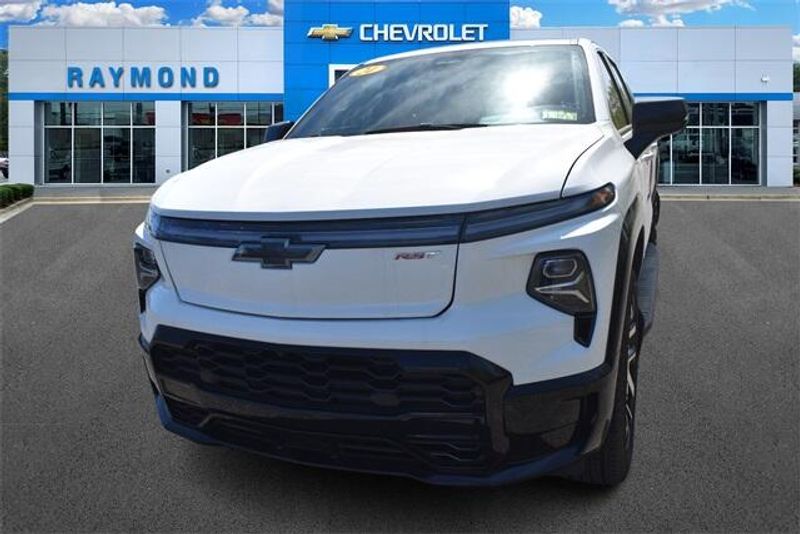 2024 Chevrolet Silverado EV RSTImage 7