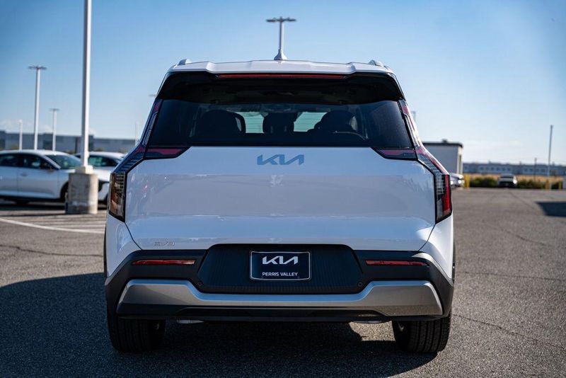 New 2026 Kia EV9 WindImage 6
