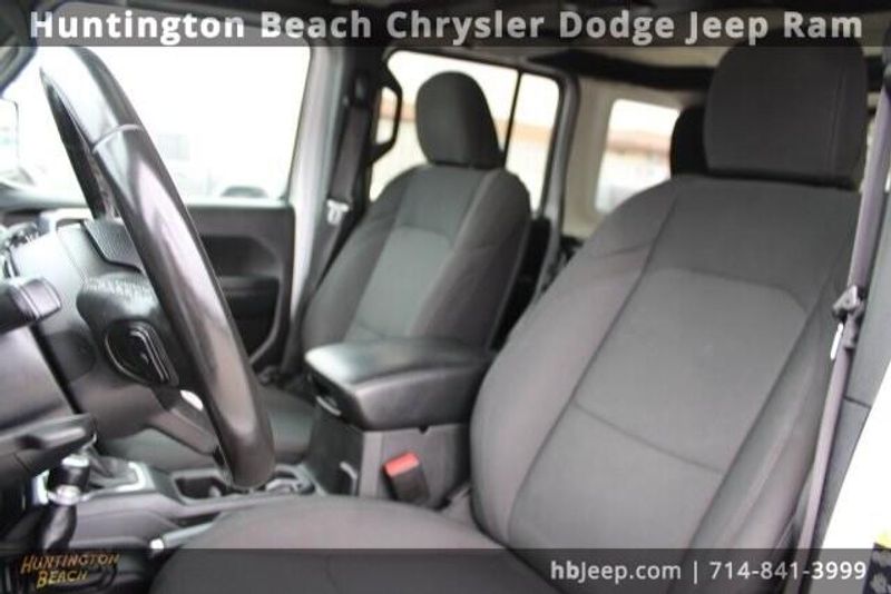 2022 Jeep Wrangler Unlimited Sport SImage 28