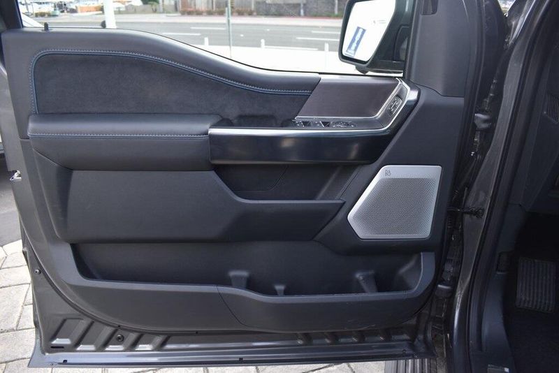 2025 Ford F-150 PlatinumImage 20