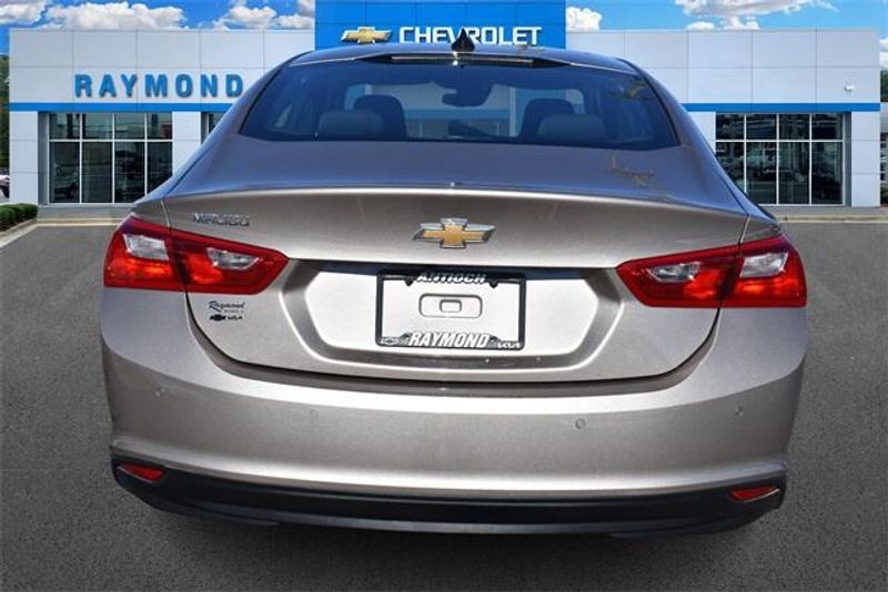 2025 Chevrolet Malibu LSImage 4