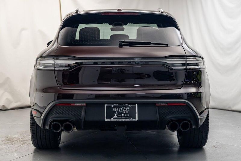 2024 Porsche Macan BaseImage 4