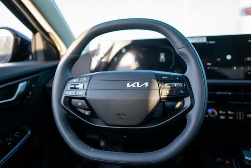 2025 Kia EV6 WindImage 16