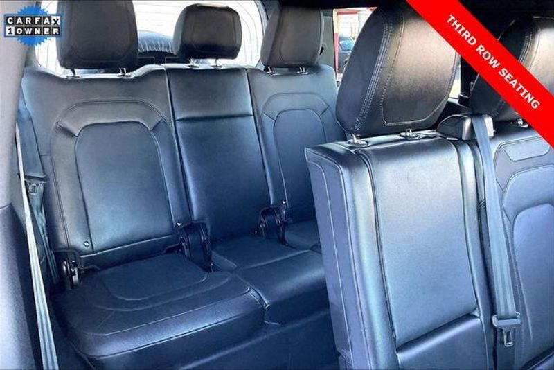 Used 2024 Land Rover Defender X-Dynamic SEImage 35