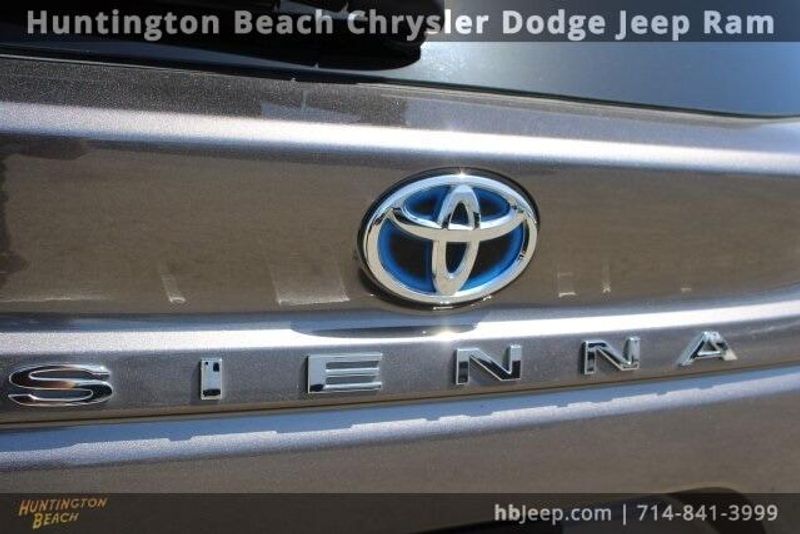 2023 Toyota Sienna LimitedImage 7