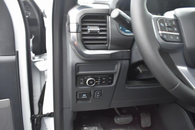2025 Ford F-150 LariatImage 24