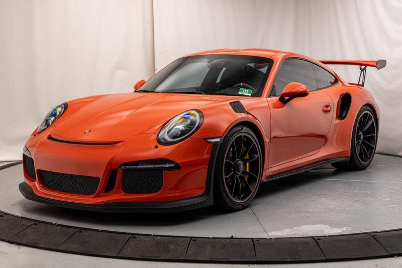 2016 Porsche 911 GT3 RSImage 1