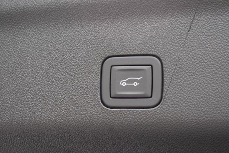 New 2026 Chevrolet Tahoe PremierImage 23