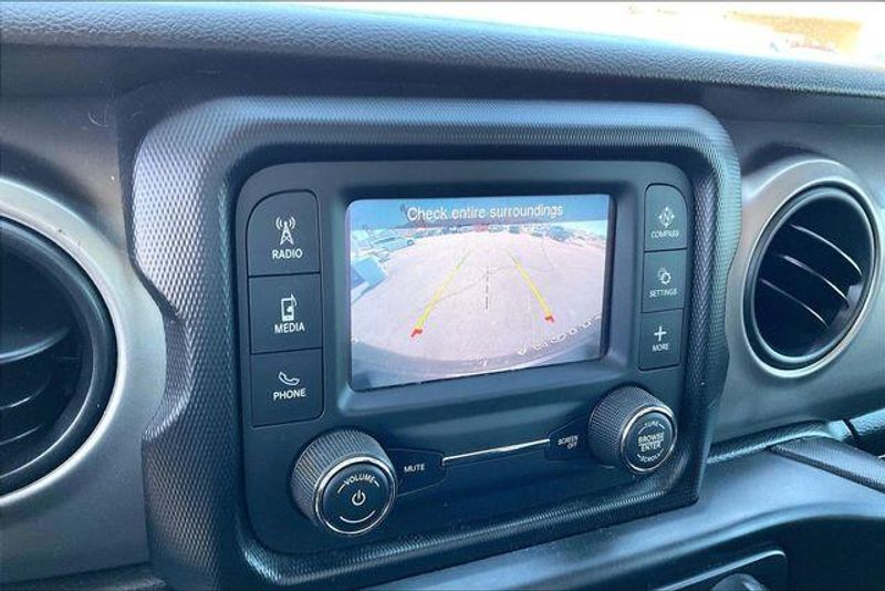 Used 2021 Jeep Wrangler Unlimited WillysImage 21