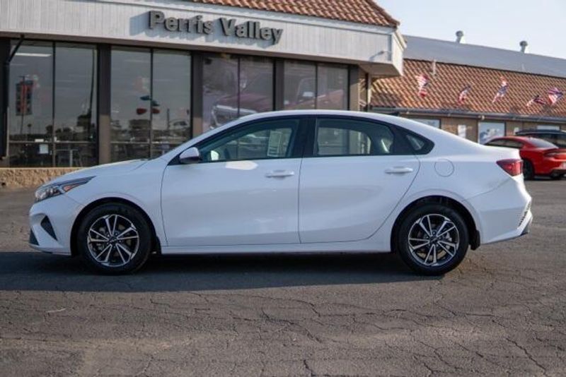 2022 Kia Forte LXSImage 4
