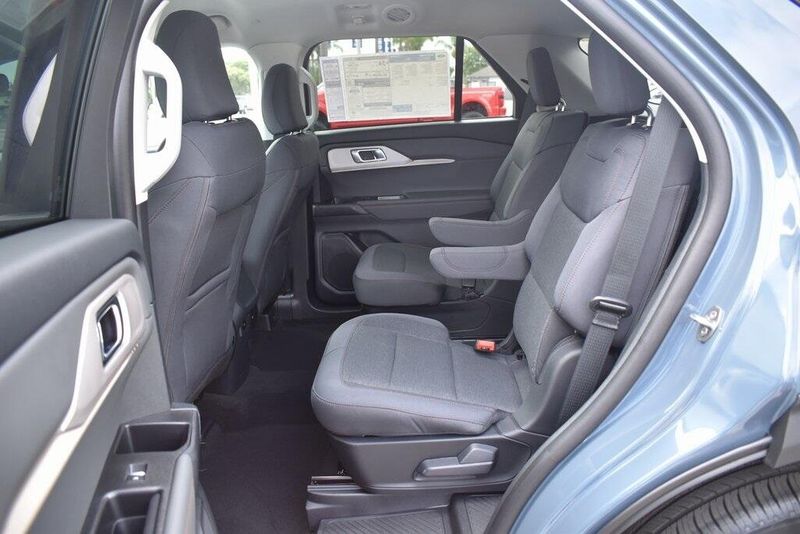New 2025 Ford Explorer ActiveImage 10