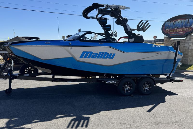 2025 MALIBU MSERIES M230 
