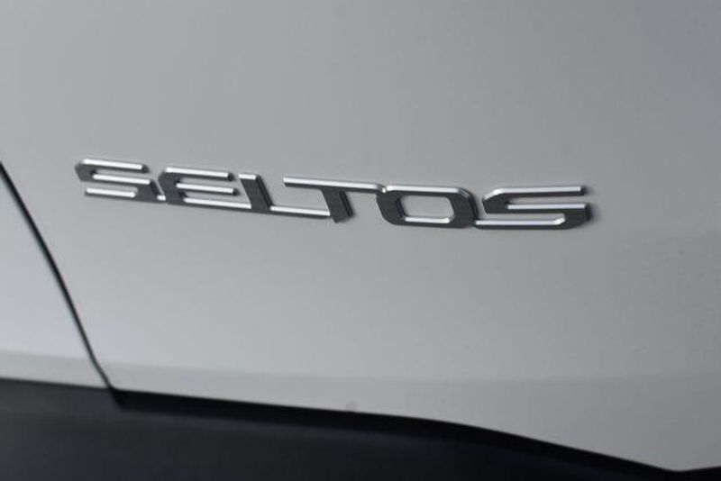New 2026 Kia Seltos EXImage 17