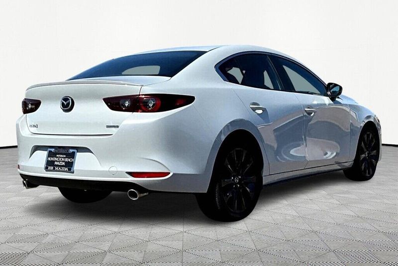 Used 2025 Mazda Mazda3 2.5 S Select SportImage 2
