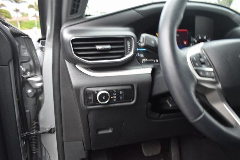 Used 2023 Ford Explorer XLTImage 16