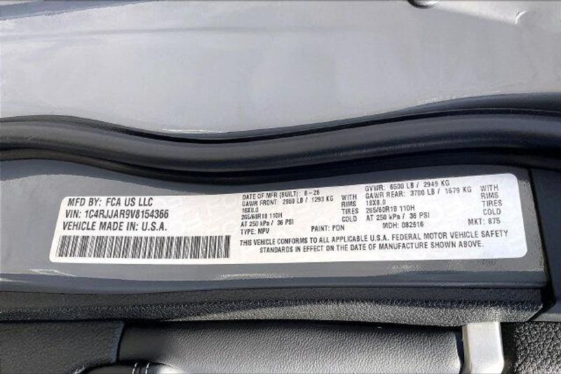 New 2027 Jeep Grand Cherokee L Laredo Altitude 4x2Image 15