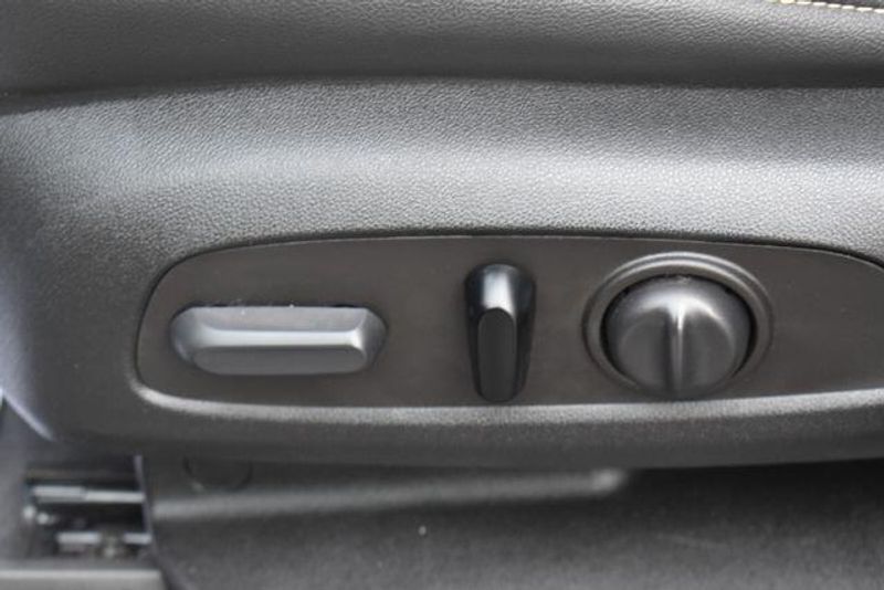 Used 2023 Chevrolet Traverse PremierImage 28