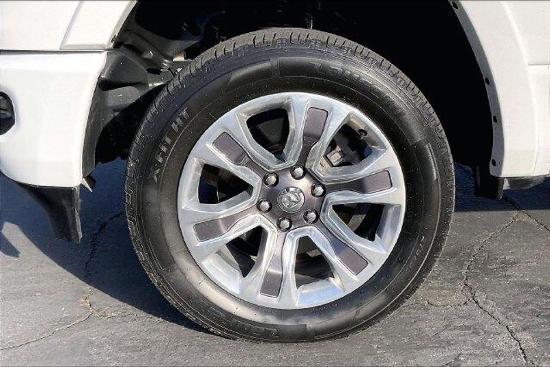 Used 2024 RAM 1500 LimitedImage 8