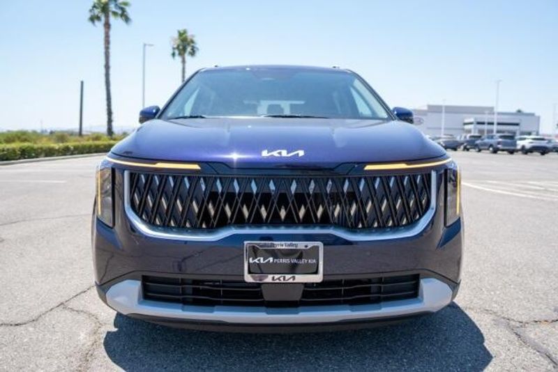 New 2026 Kia Carnival Hybrid EXImage 2