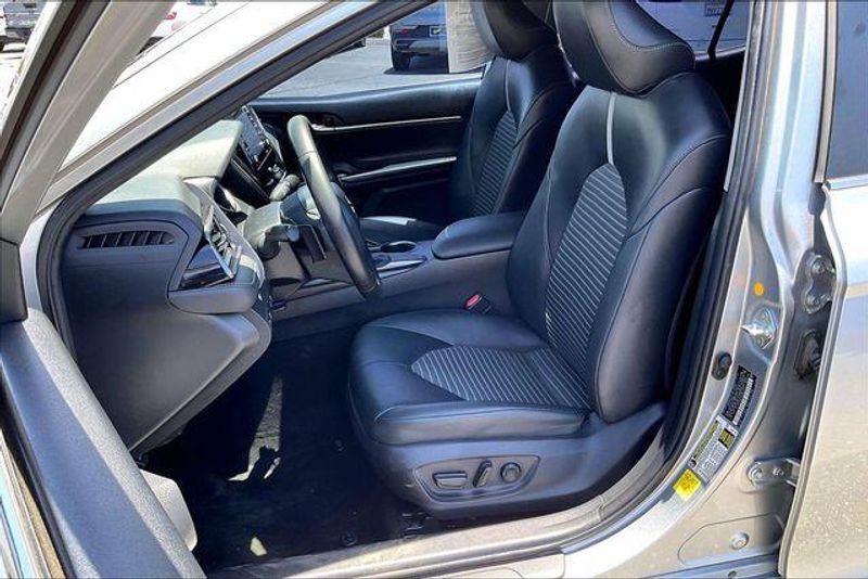 Used 2021 Toyota Camry SEImage 24