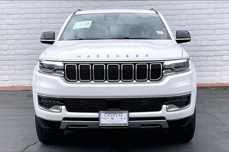 2024 Jeep Wagoneer Series IIIImage 2