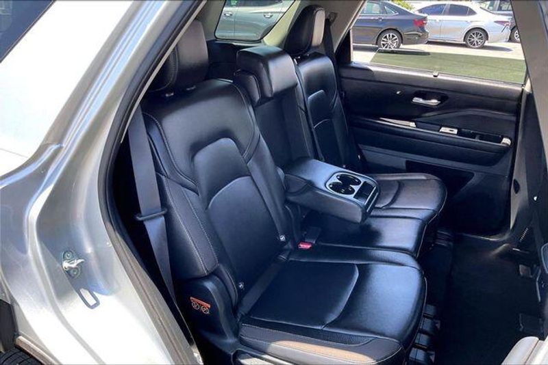Used 2025 Nissan Pathfinder SLImage 26