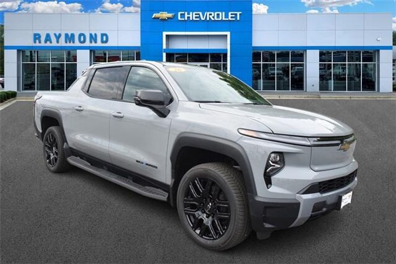 New 2026 Chevrolet Silverado EV LTImage 1