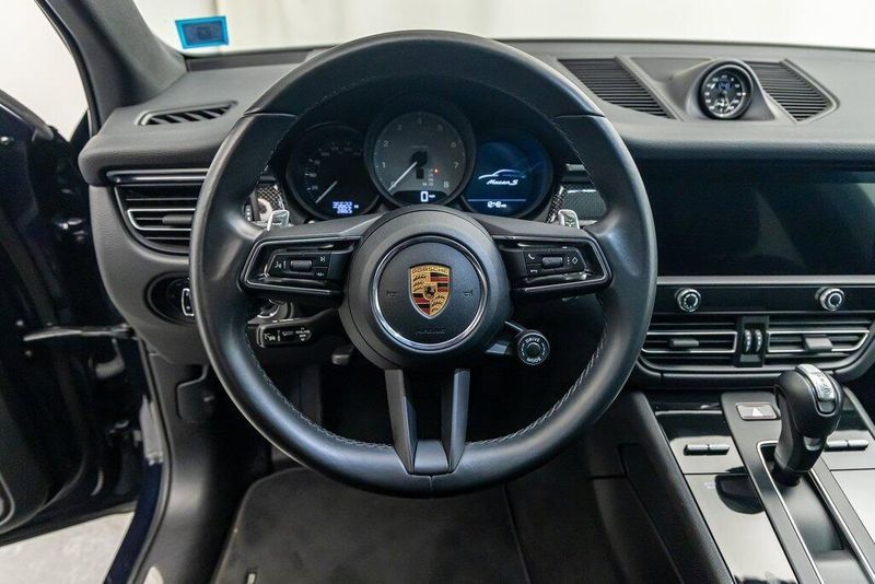 2022 Porsche Macan SImage 14