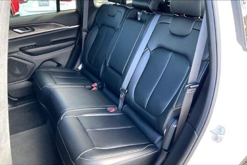 Used 2024 Jeep Grand Cherokee LimitedImage 25