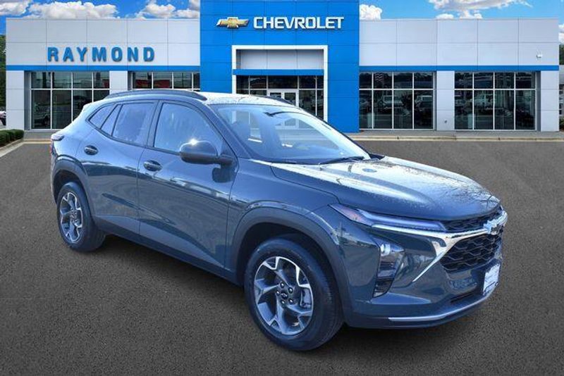 New 2026 Chevrolet Trax LTImage 1