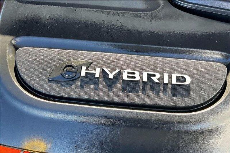 Used 2023 Chrysler Pacifica Hybrid Touring LImage 32
