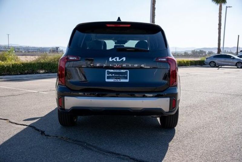New 2025 Kia Telluride LXImage 6