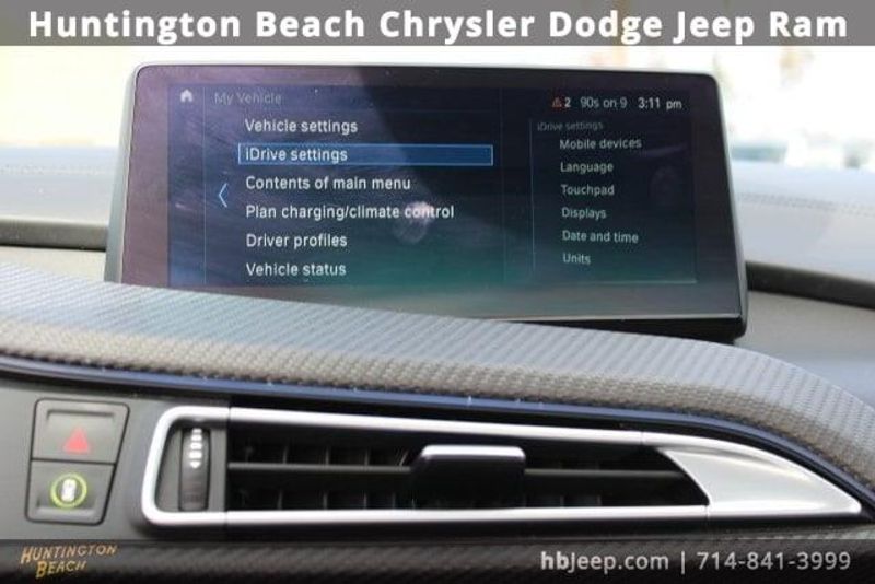 2019 BMW i8 BaseImage 30