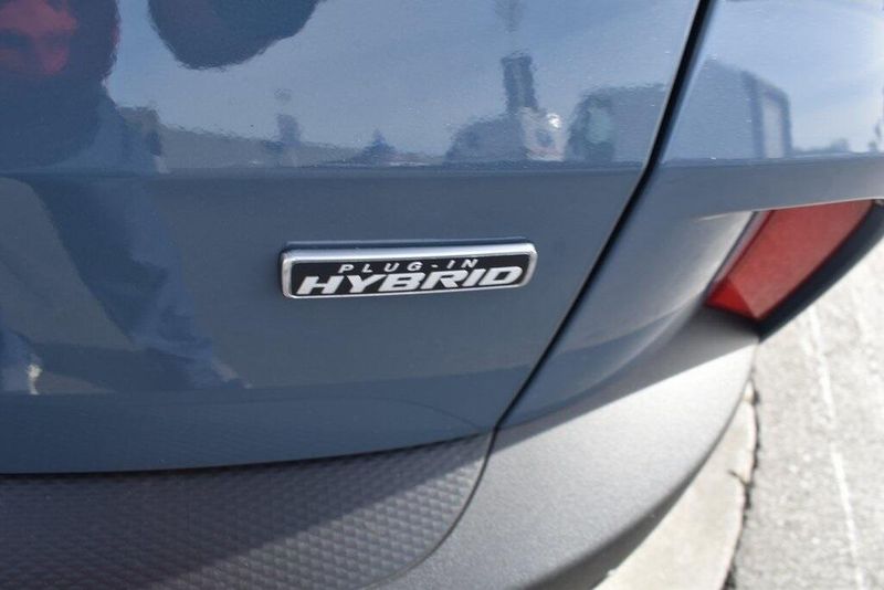 2025 Ford Escape Plug-In Hybrid BaseImage 5