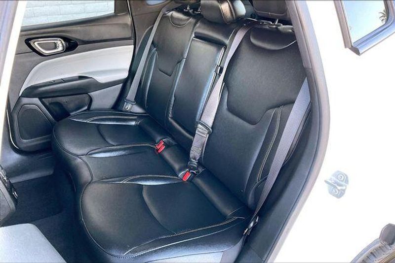 Used 2025 Jeep Compass LimitedImage 25