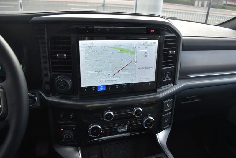 2025 Ford F-150 PlatinumImage 27