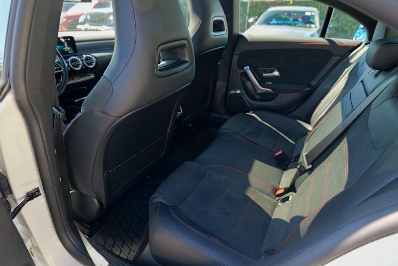 2022 Mercedes Benz CLA 250 photo 23