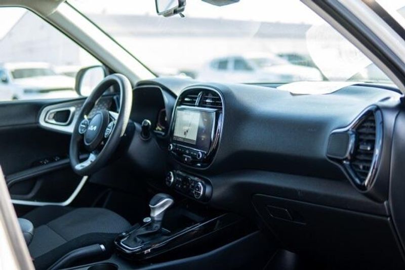 2023 Kia Soul SImage 9