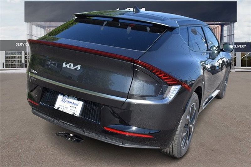 2024 Kia EV6 WindImage 3