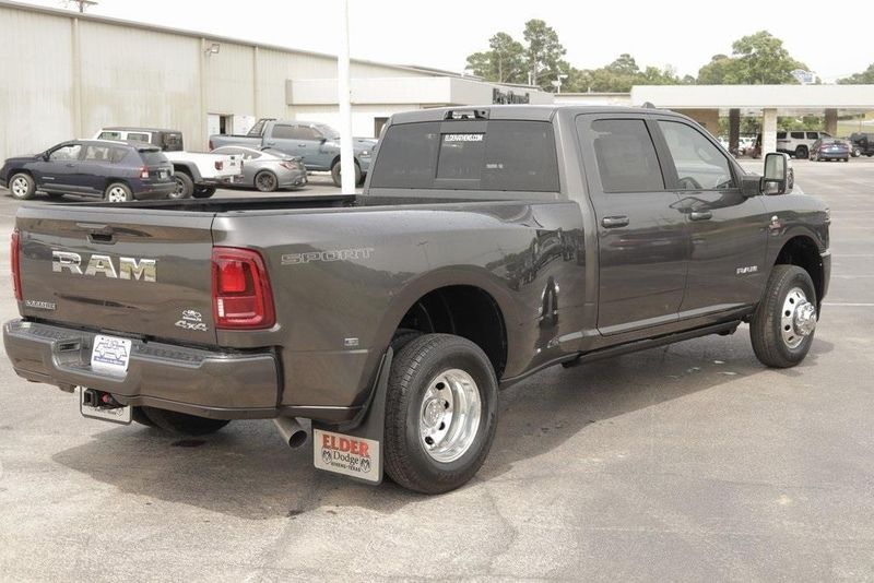 2025 RAM 3500 Laramie Crew Cab 4x4 8