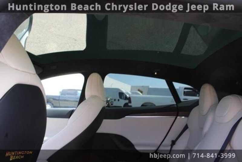 2023 Tesla Model S BaseImage 32