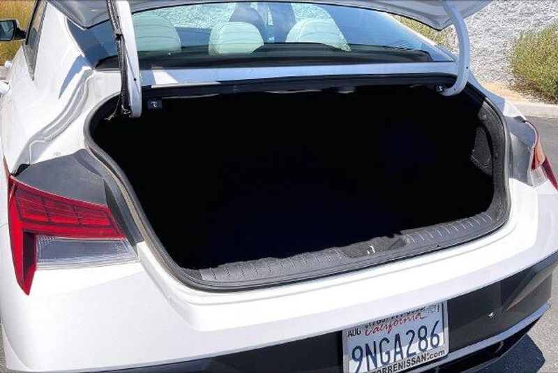 Used 2024 Hyundai Elantra LimitedImage 34