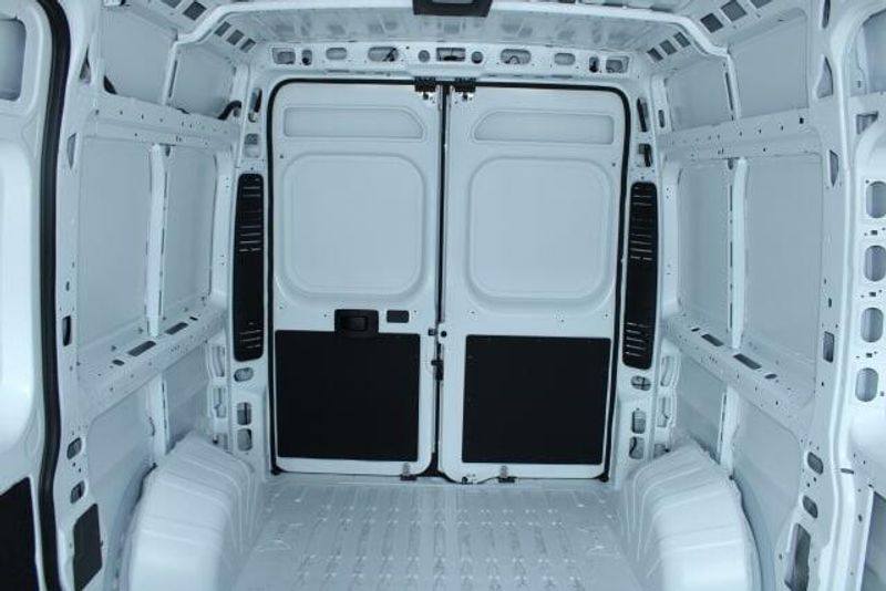 2025 RAM ProMaster 1500 High Roof 136 WBImage 32