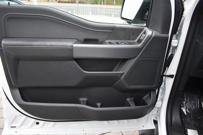 2025 Ford F-150 XLTImage 14