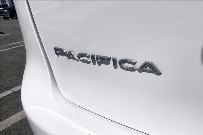 Used 2023 Chrysler Pacifica Hybrid PinnacleImage 31