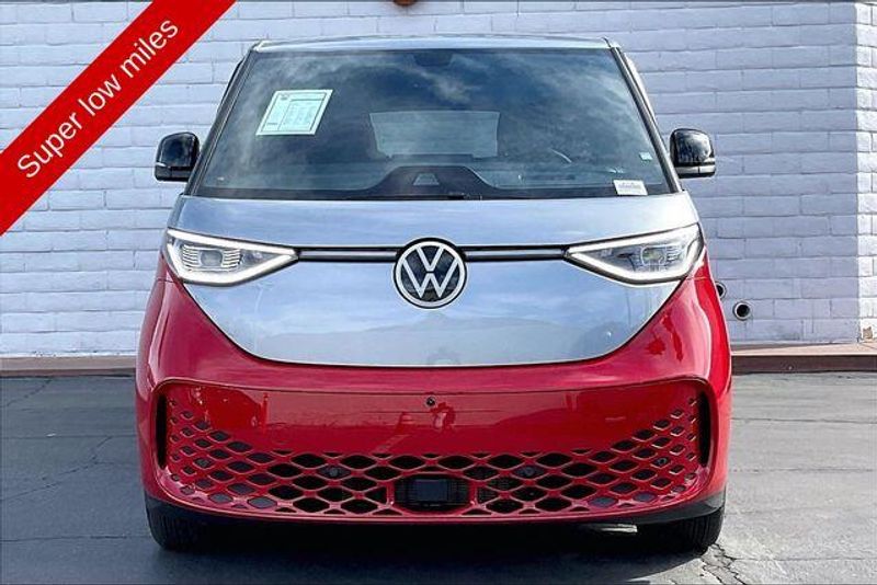 Used 2025 Volkswagen ID. Buzz Pro S PlusImage 2