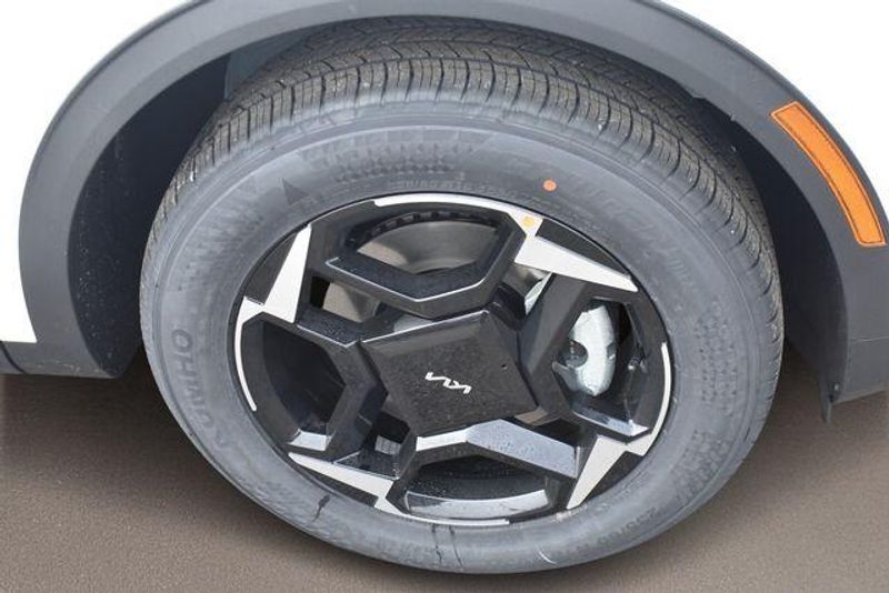 New 2026 Kia Sportage EXImage 12